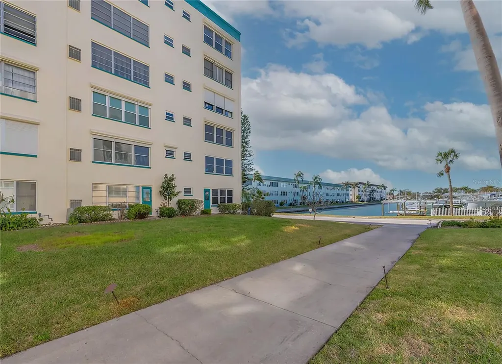 2960 59th Street S Gulfport FL 33707