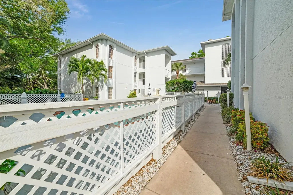 6304 Pointe West Boulevard Bradenton FL 34209