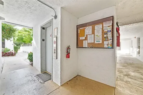 6304 Pointe West Boulevard Bradenton FL 34209