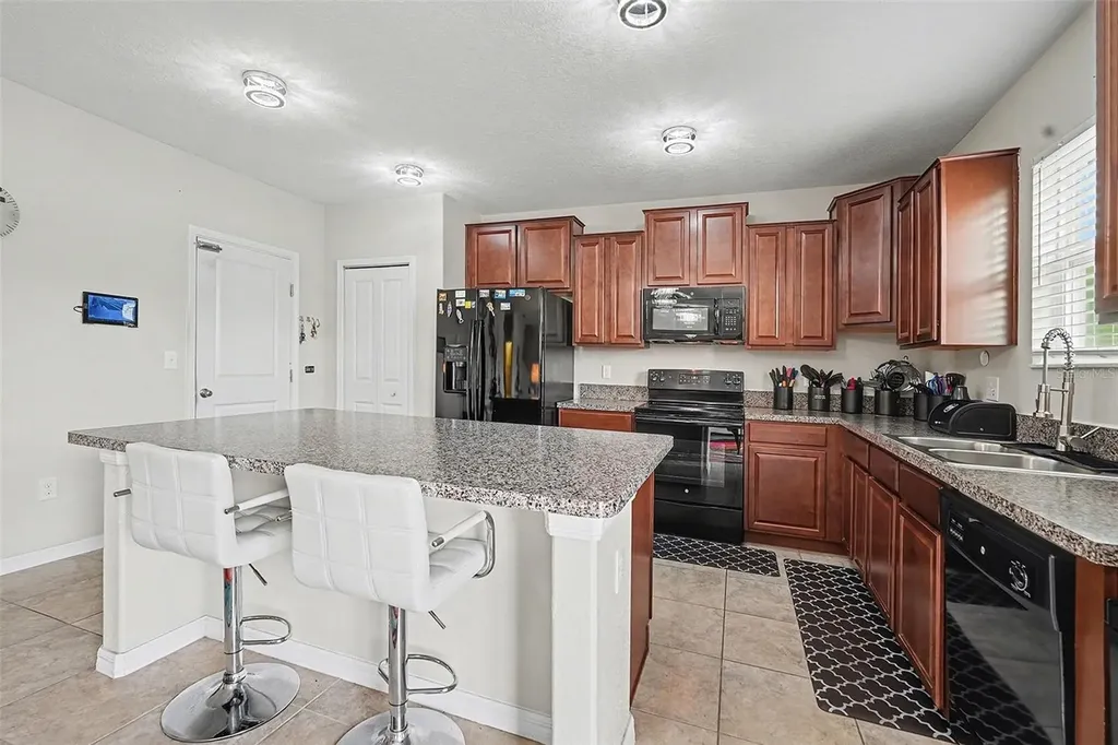 17206 White Mangrove Drive Wimauma FL 33598