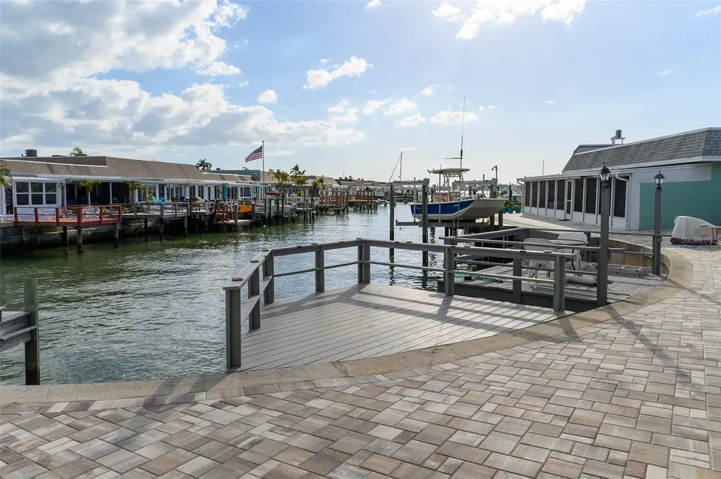 350 Boca Ciega Point Boulevard St Petersburg FL 33708