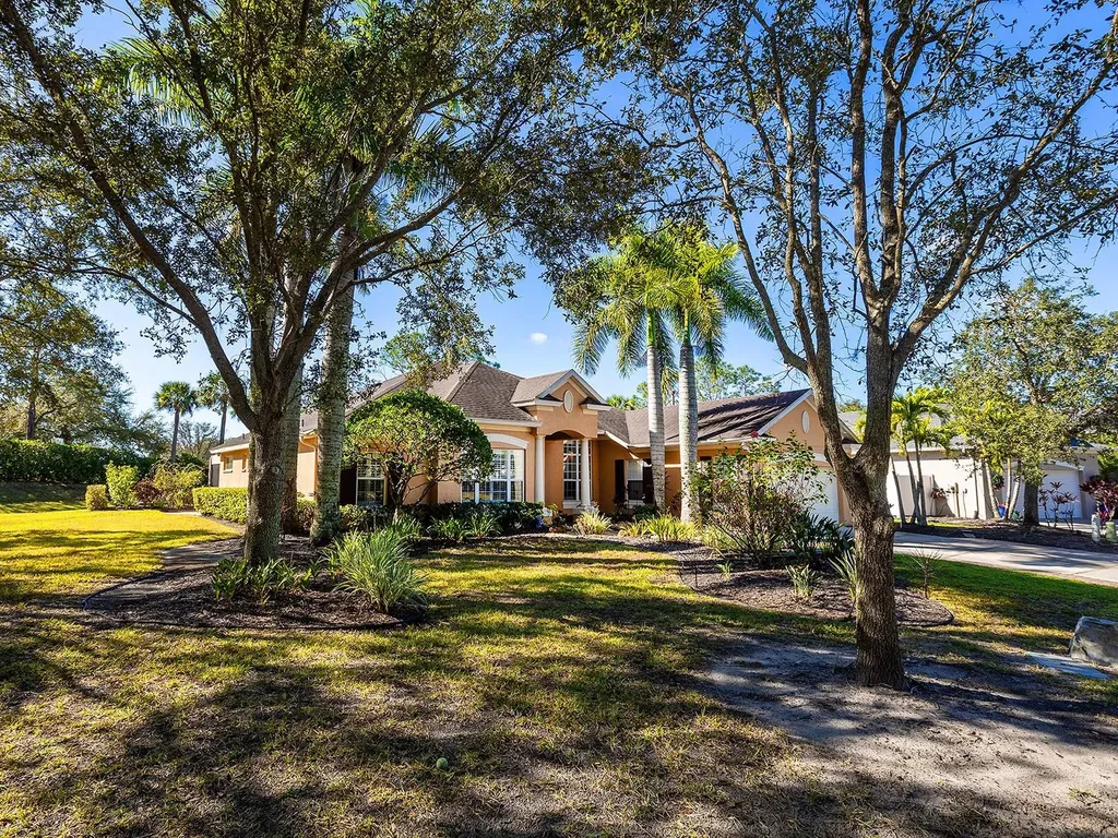 8318 Planters Knoll Terrace Bradenton FL 34201