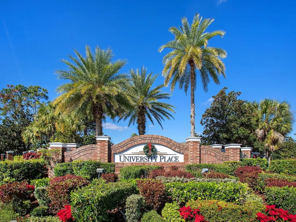 8318 Planters Knoll Terrace Bradenton FL 34201