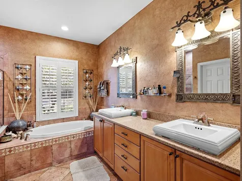 8318 Planters Knoll Terrace Bradenton FL 34201