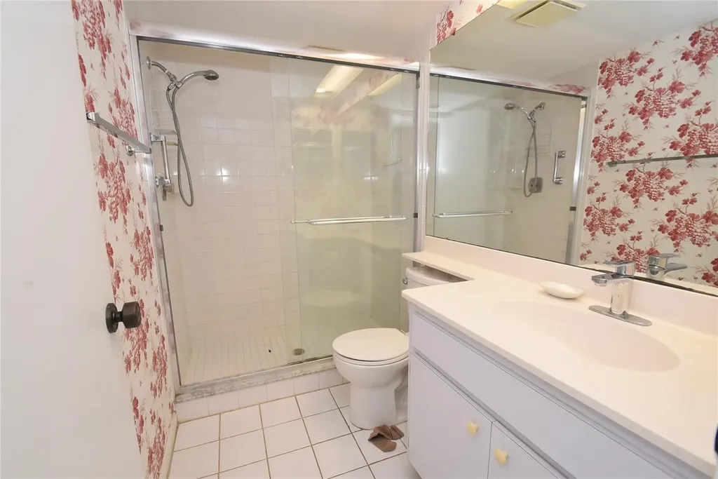 1518 Pelican Point Drive Sarasota FL 34231