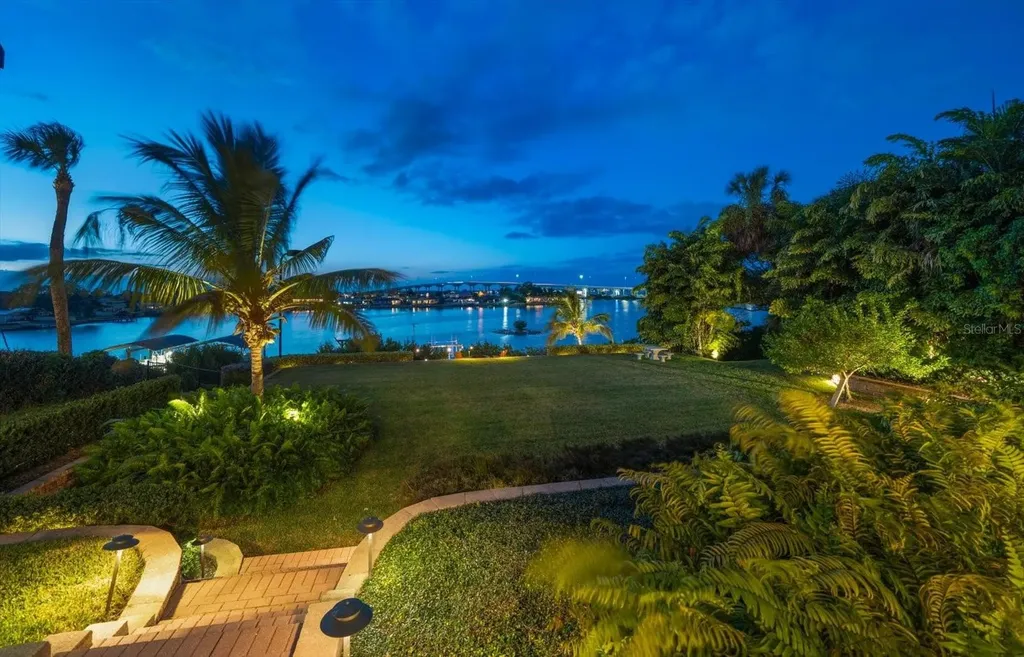 118 Harbor View Lane Belleair Bluffs FL 33770