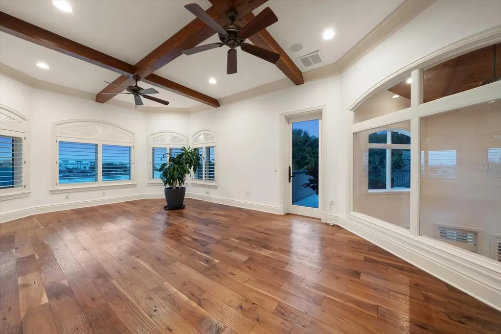 118 Harbor View Lane Belleair Bluffs FL 33770