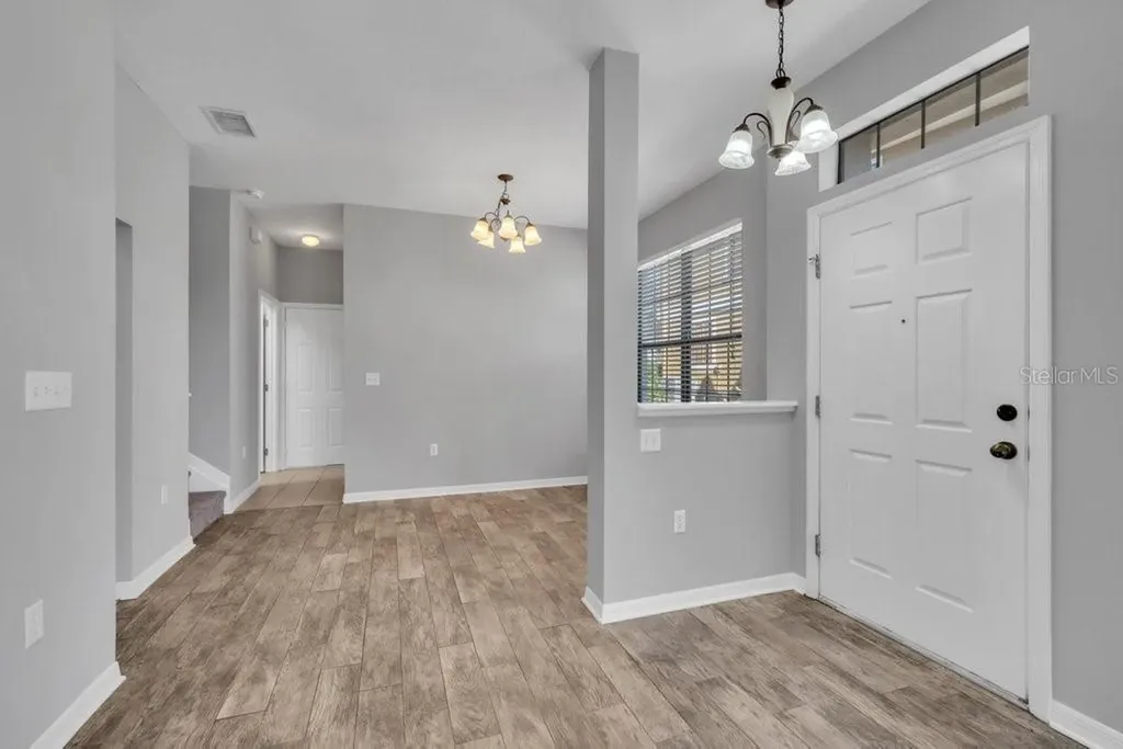 16431 Kingletridge Avenue Lithia FL 33547