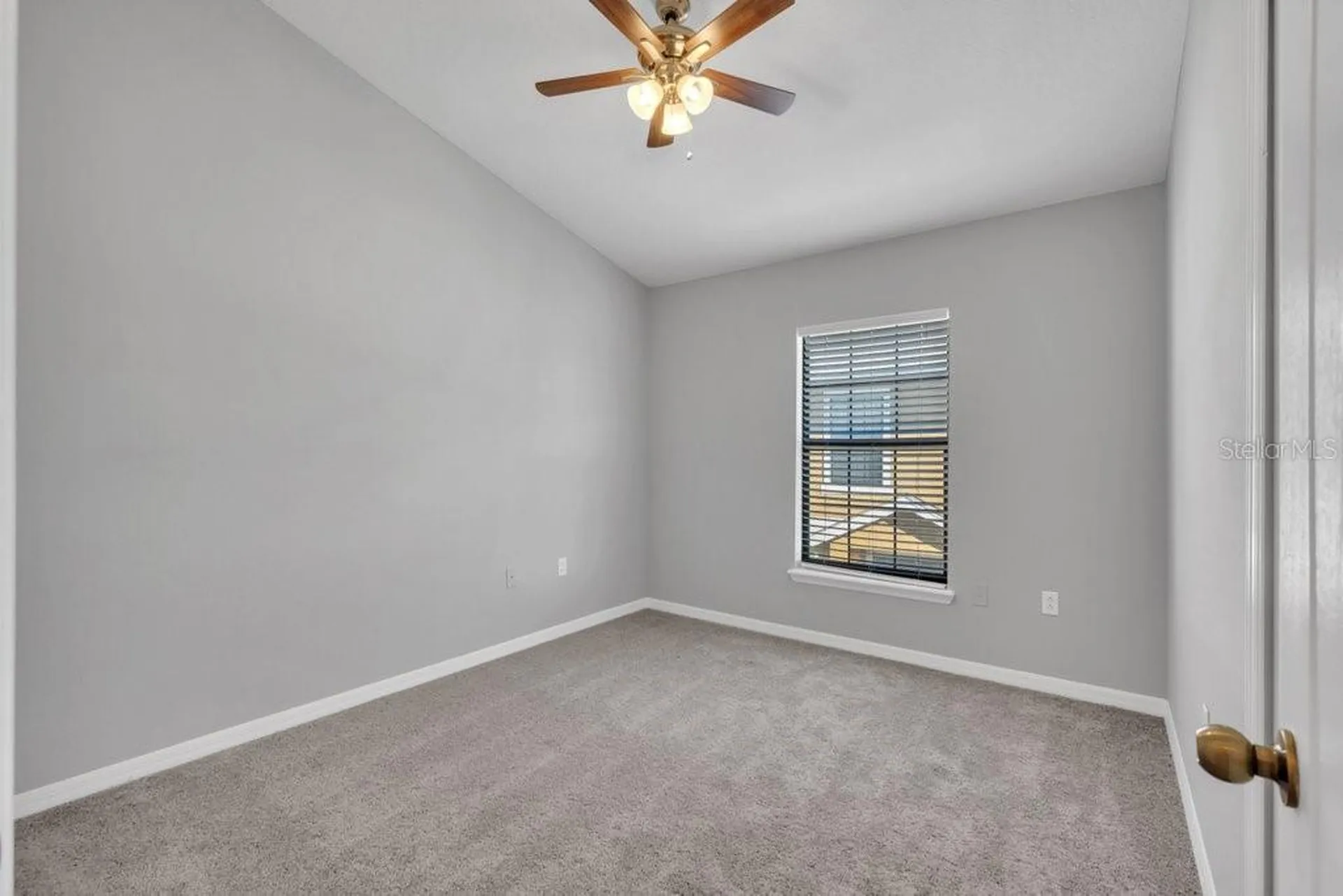 16431 Kingletridge Avenue Lithia FL 33547