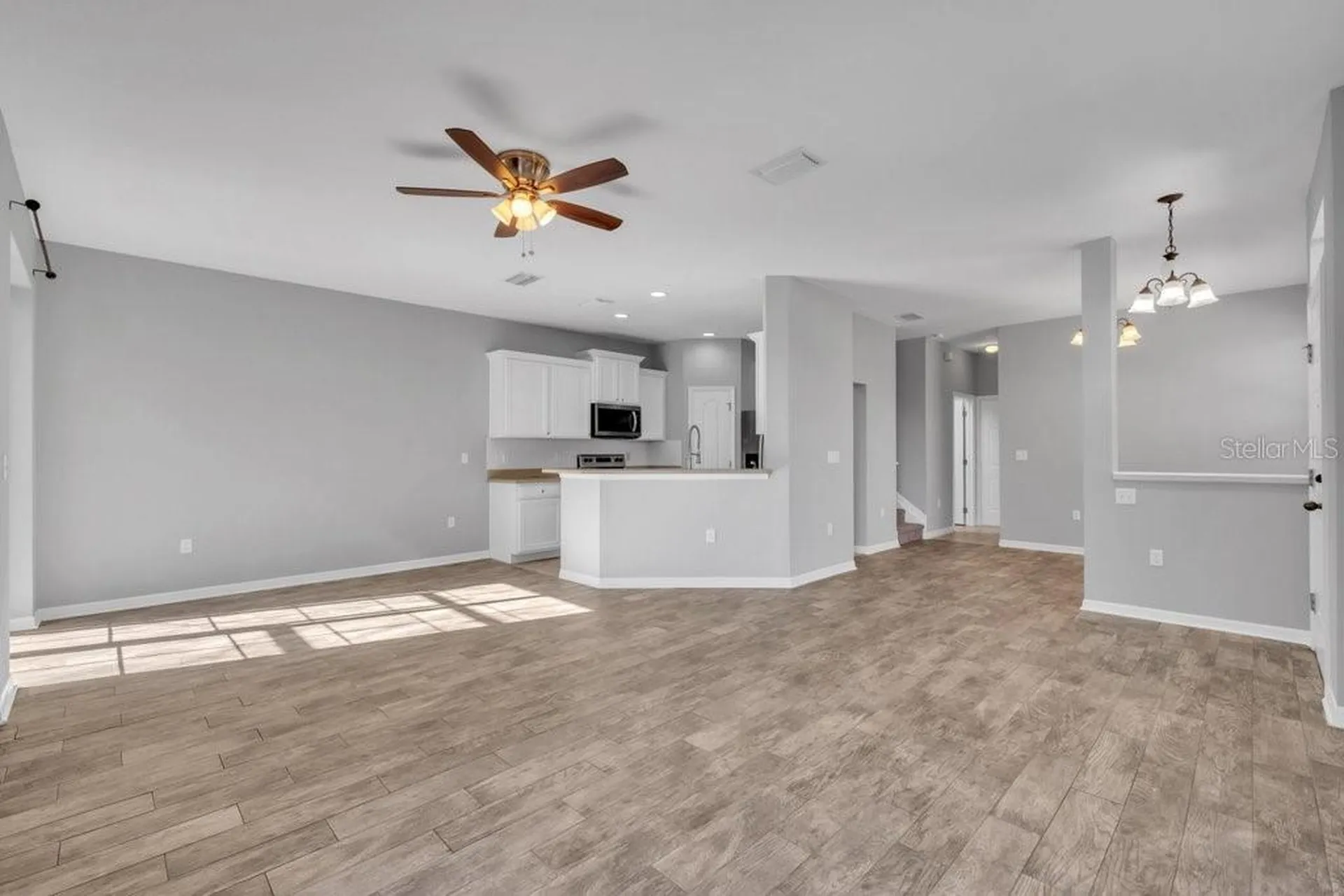 16431 Kingletridge Avenue Lithia FL 33547