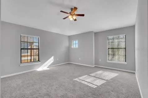16431 Kingletridge Avenue Lithia FL 33547
