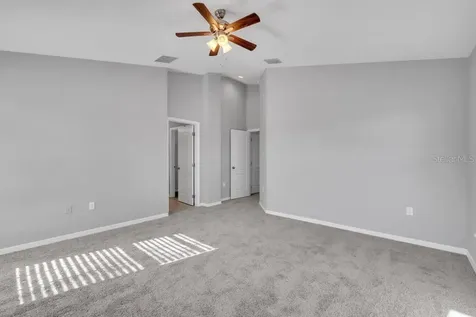 16431 Kingletridge Avenue Lithia FL 33547