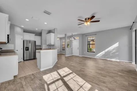 16431 Kingletridge Avenue Lithia FL 33547