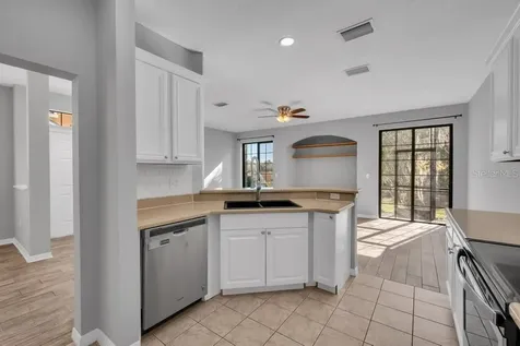 16431 Kingletridge Avenue Lithia FL 33547