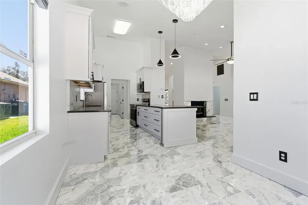 905 Clearcreek Drive Tampa FL 33613