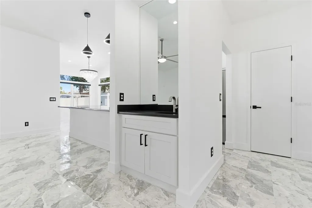 905 Clearcreek Drive Tampa FL 33613