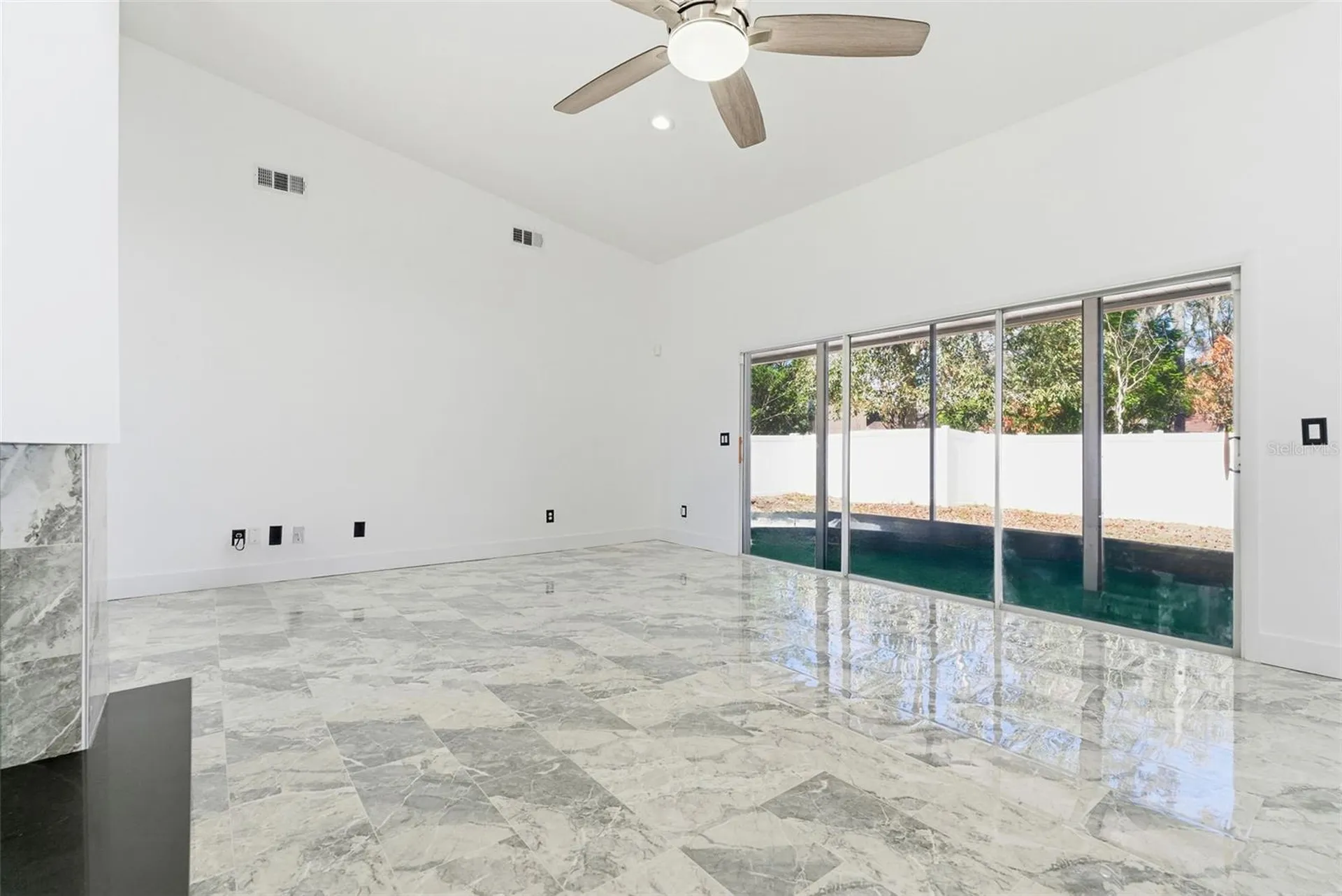 905 Clearcreek Drive Tampa FL 33613