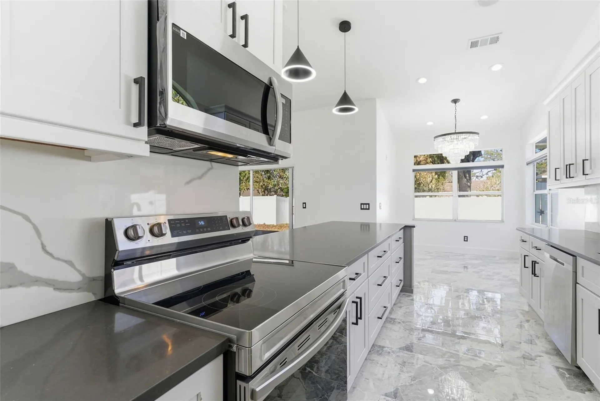 905 Clearcreek Drive Tampa FL 33613