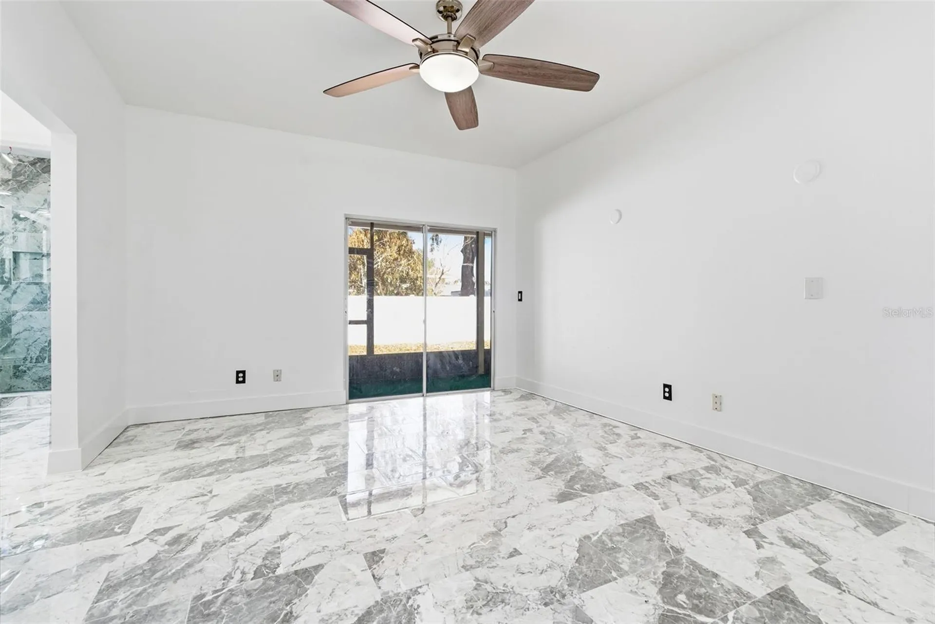 905 Clearcreek Drive Tampa FL 33613