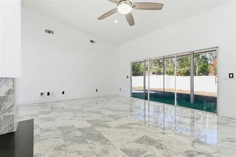 905 Clearcreek Drive Tampa FL 33613
