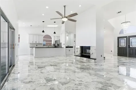 905 Clearcreek Drive Tampa FL 33613