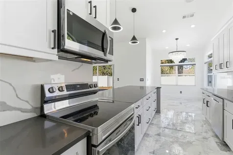 905 Clearcreek Drive Tampa FL 33613