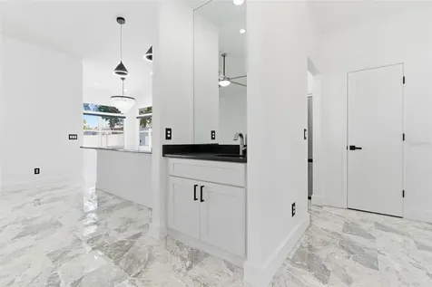 905 Clearcreek Drive Tampa FL 33613