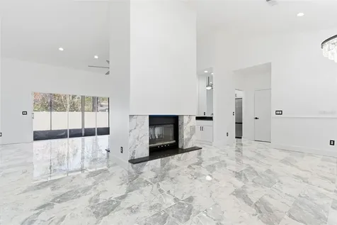 905 Clearcreek Drive Tampa FL 33613