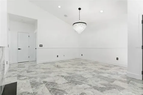905 Clearcreek Drive Tampa FL 33613