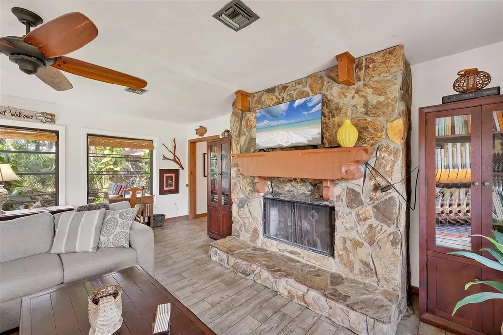 681 Olive Street Englewood FL 34223