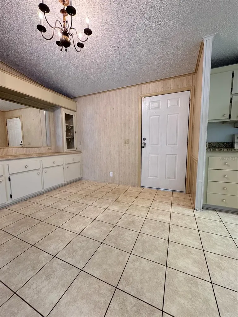 25100 Pine Hill Leesburg FL 34748