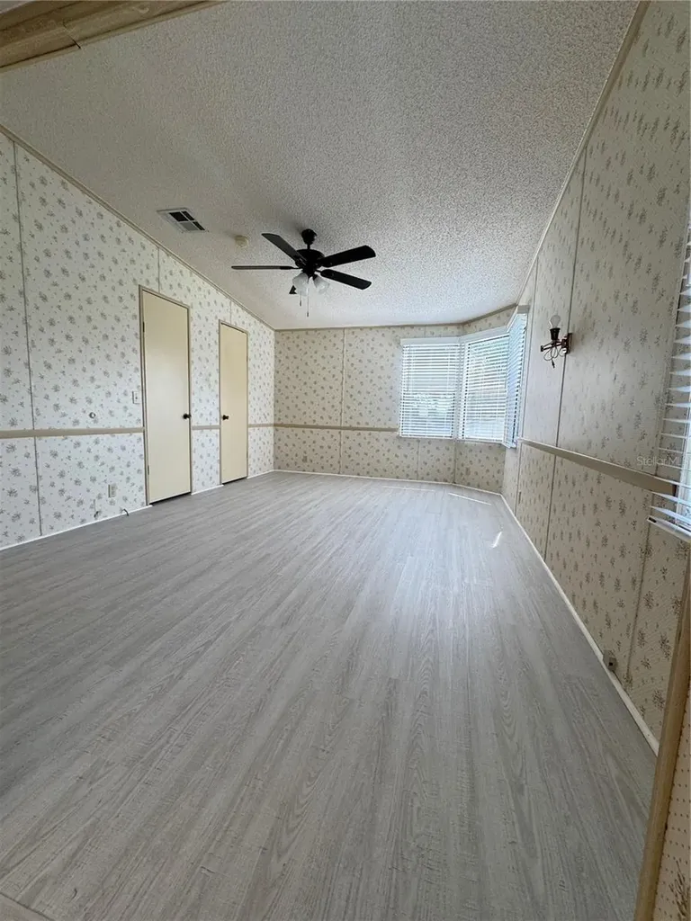 25100 Pine Hill Leesburg FL 34748