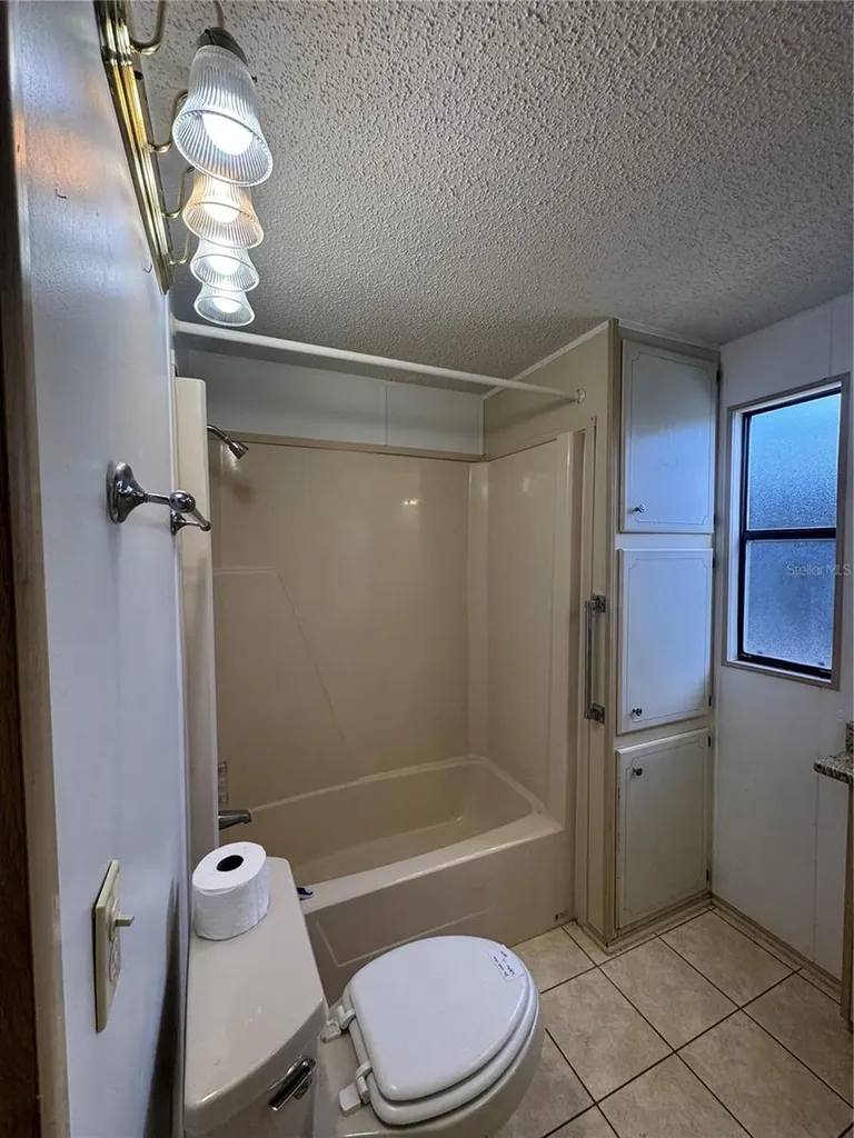 25100 Pine Hill Leesburg FL 34748