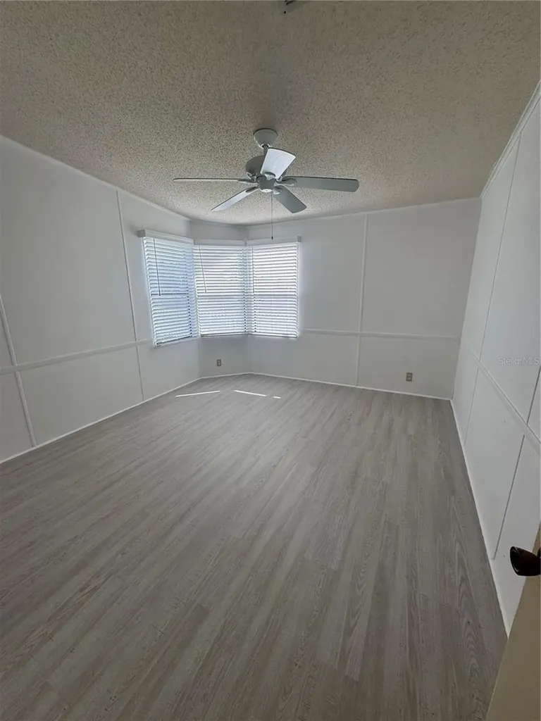 25100 Pine Hill Leesburg FL 34748