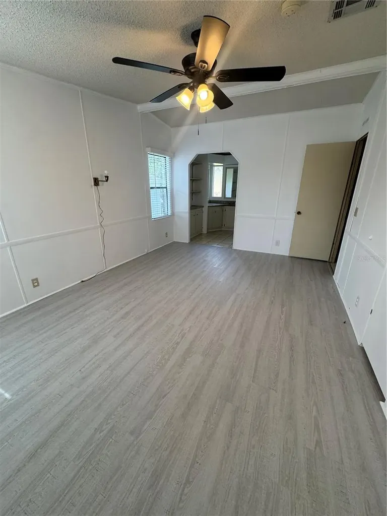 25100 Pine Hill Leesburg FL 34748