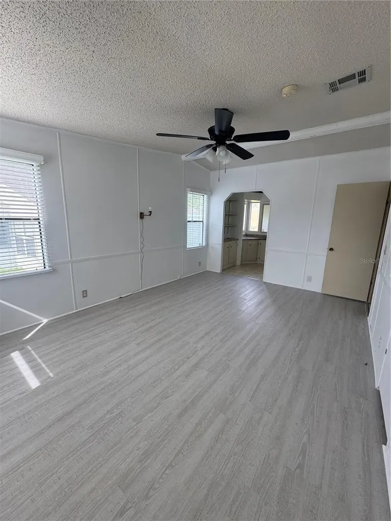 25100 Pine Hill Leesburg FL 34748