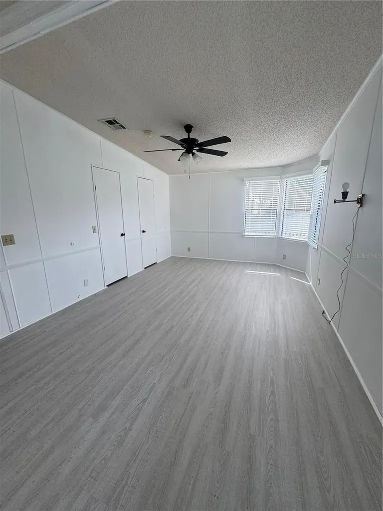 25100 Pine Hill Leesburg FL 34748