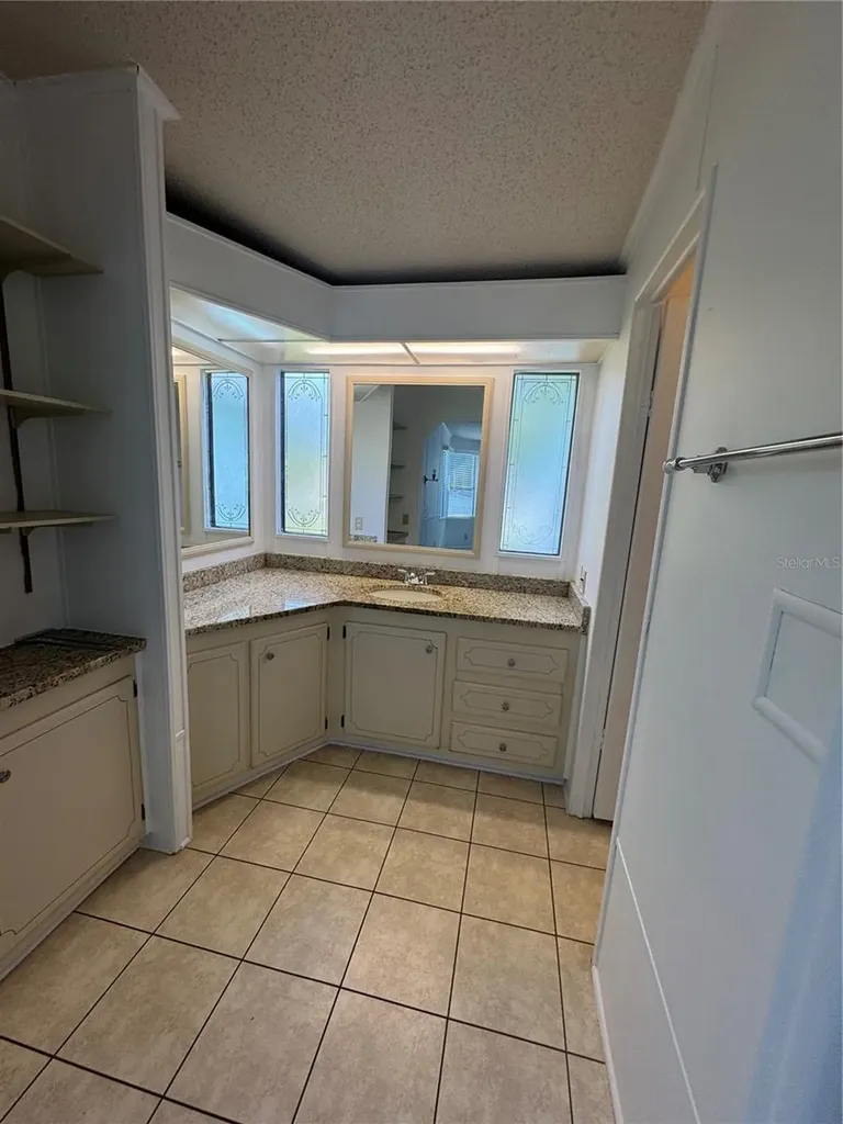 25100 Pine Hill Leesburg FL 34748