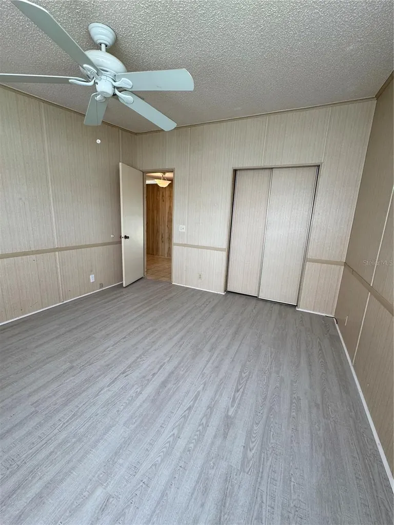 25100 Pine Hill Leesburg FL 34748