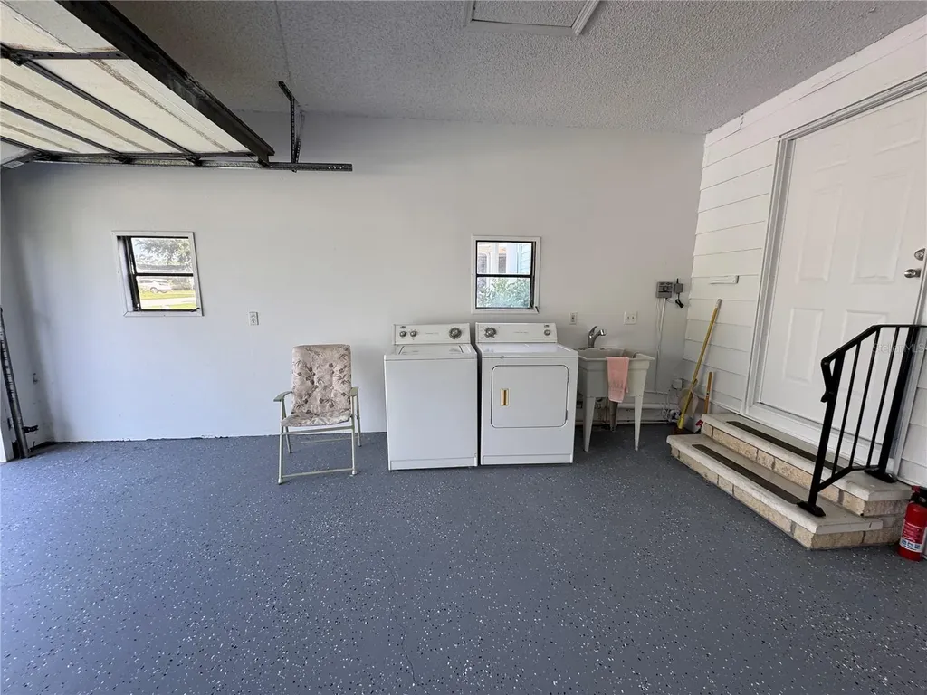 25100 Pine Hill Leesburg FL 34748