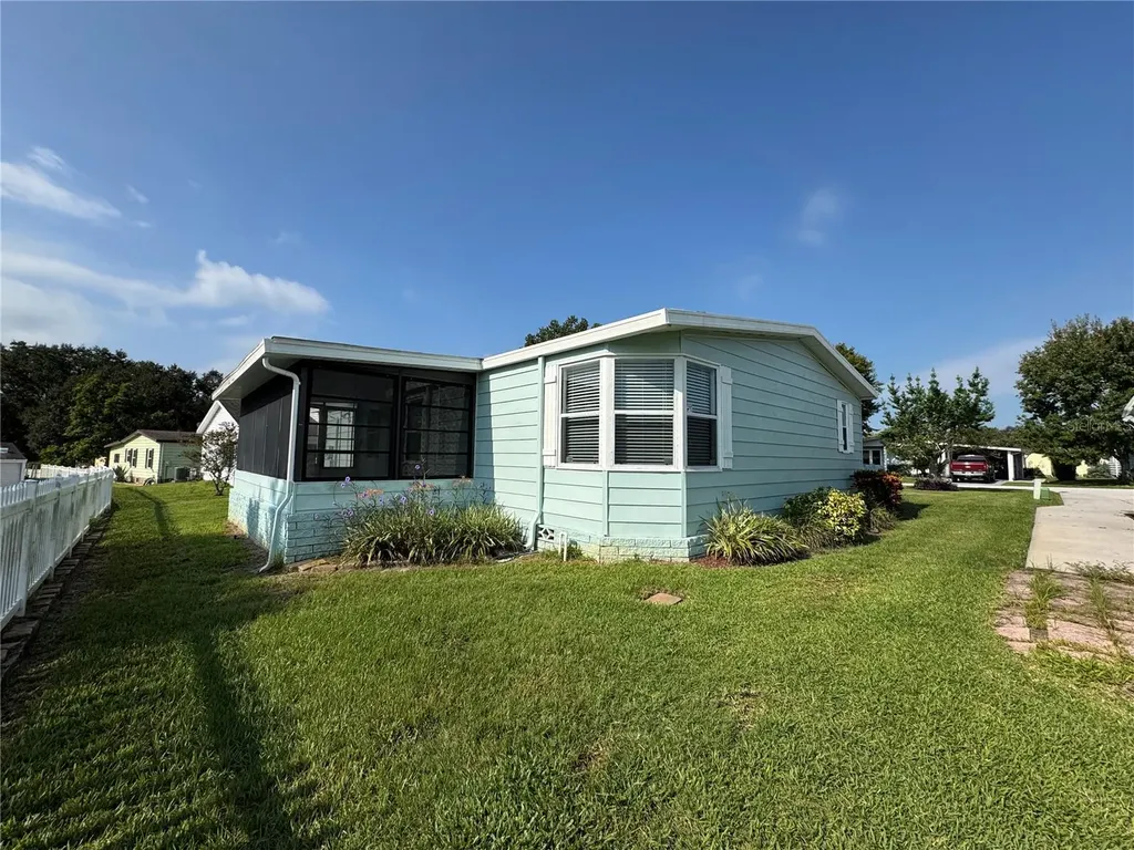 25100 Pine Hill Leesburg FL 34748