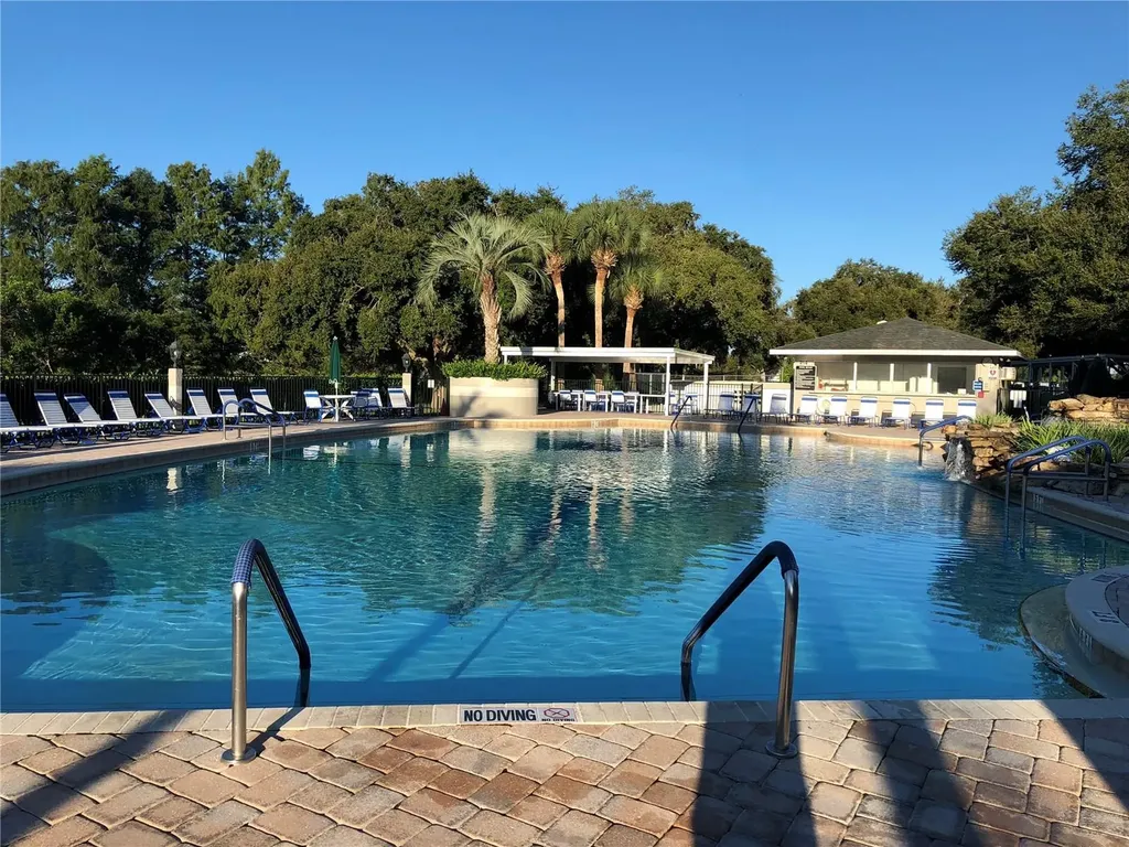 25100 Pine Hill Leesburg FL 34748
