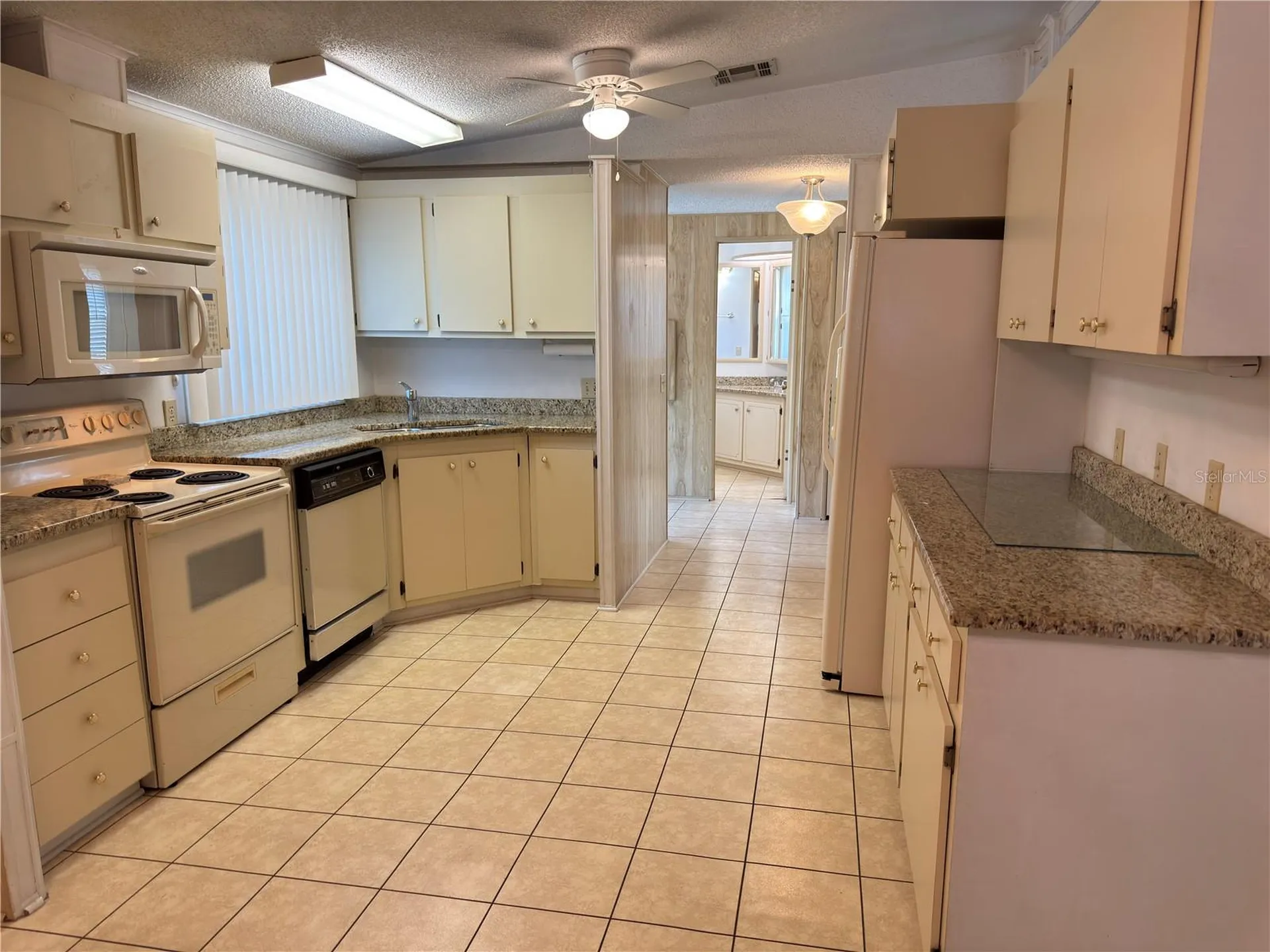 25100 Pine Hill Leesburg FL 34748