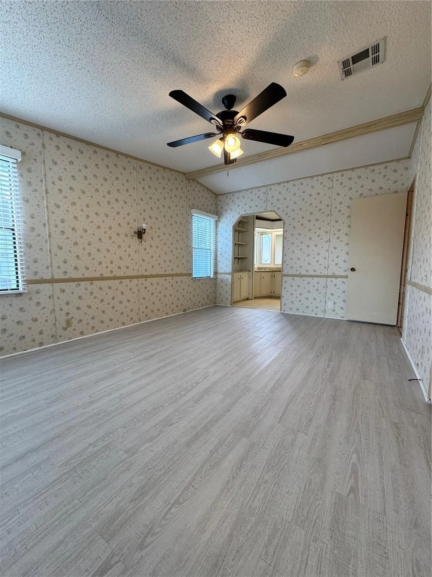 25100 Pine Hill Leesburg FL 34748