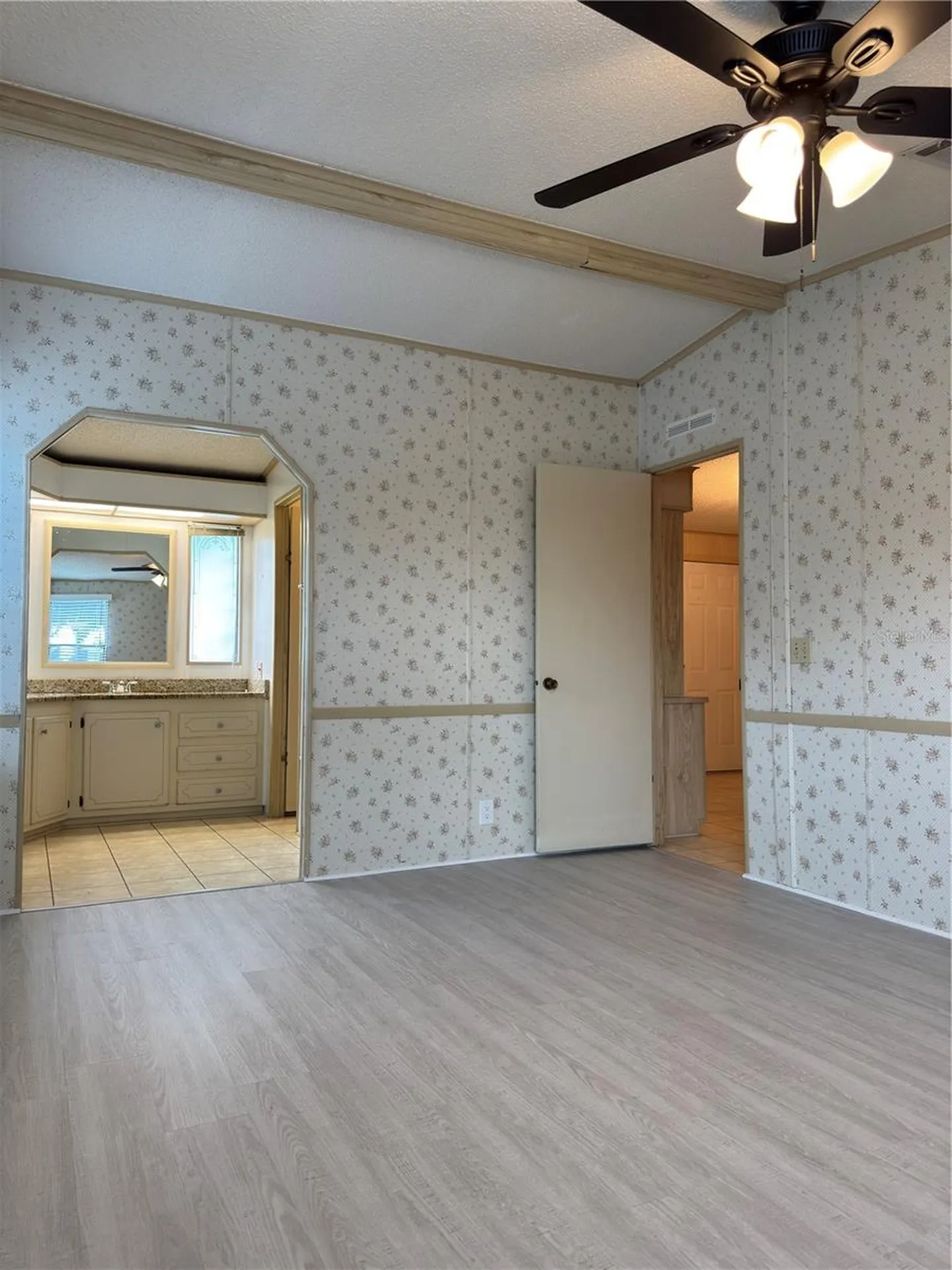 25100 Pine Hill Leesburg FL 34748