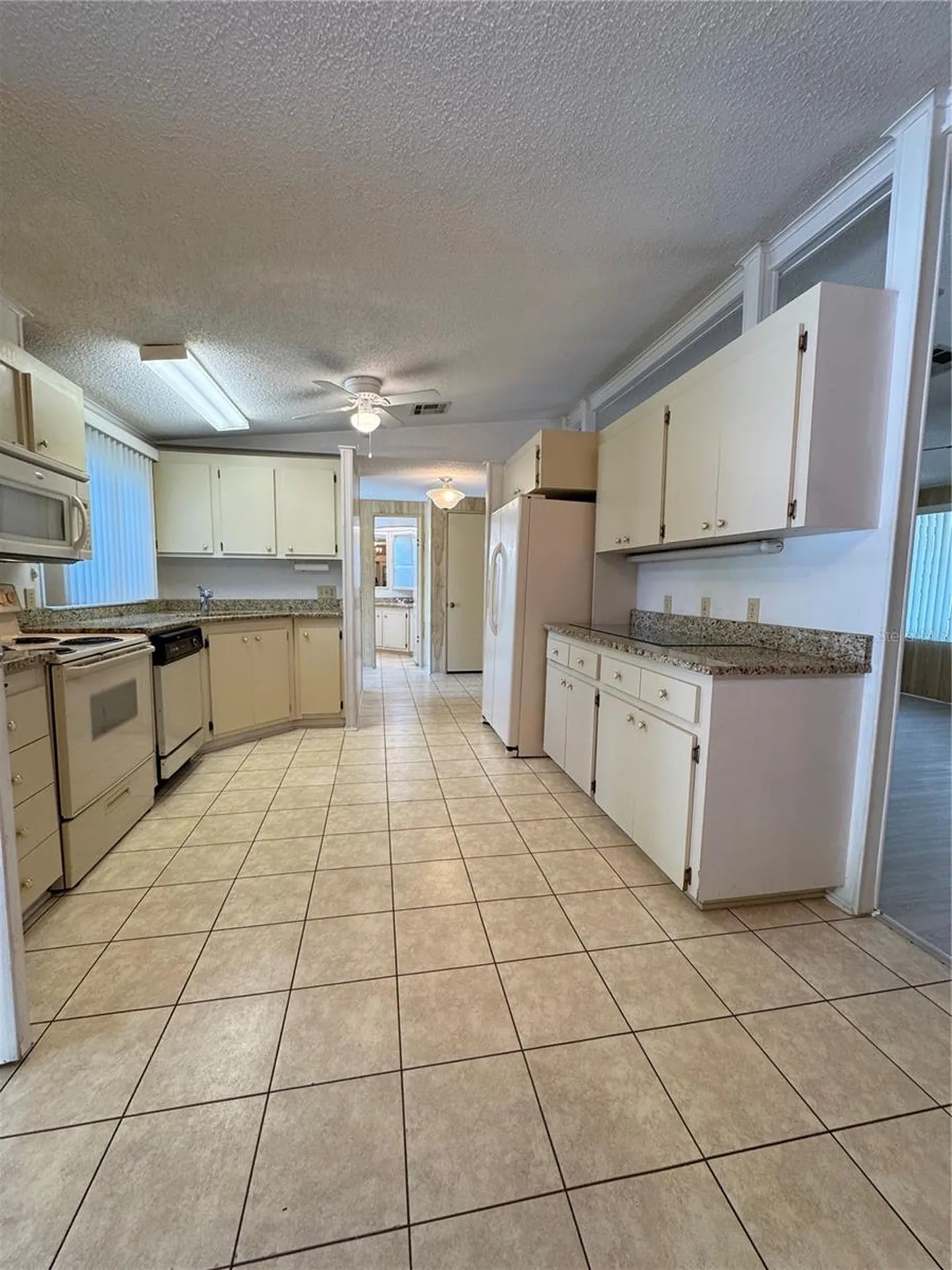 25100 Pine Hill Leesburg FL 34748