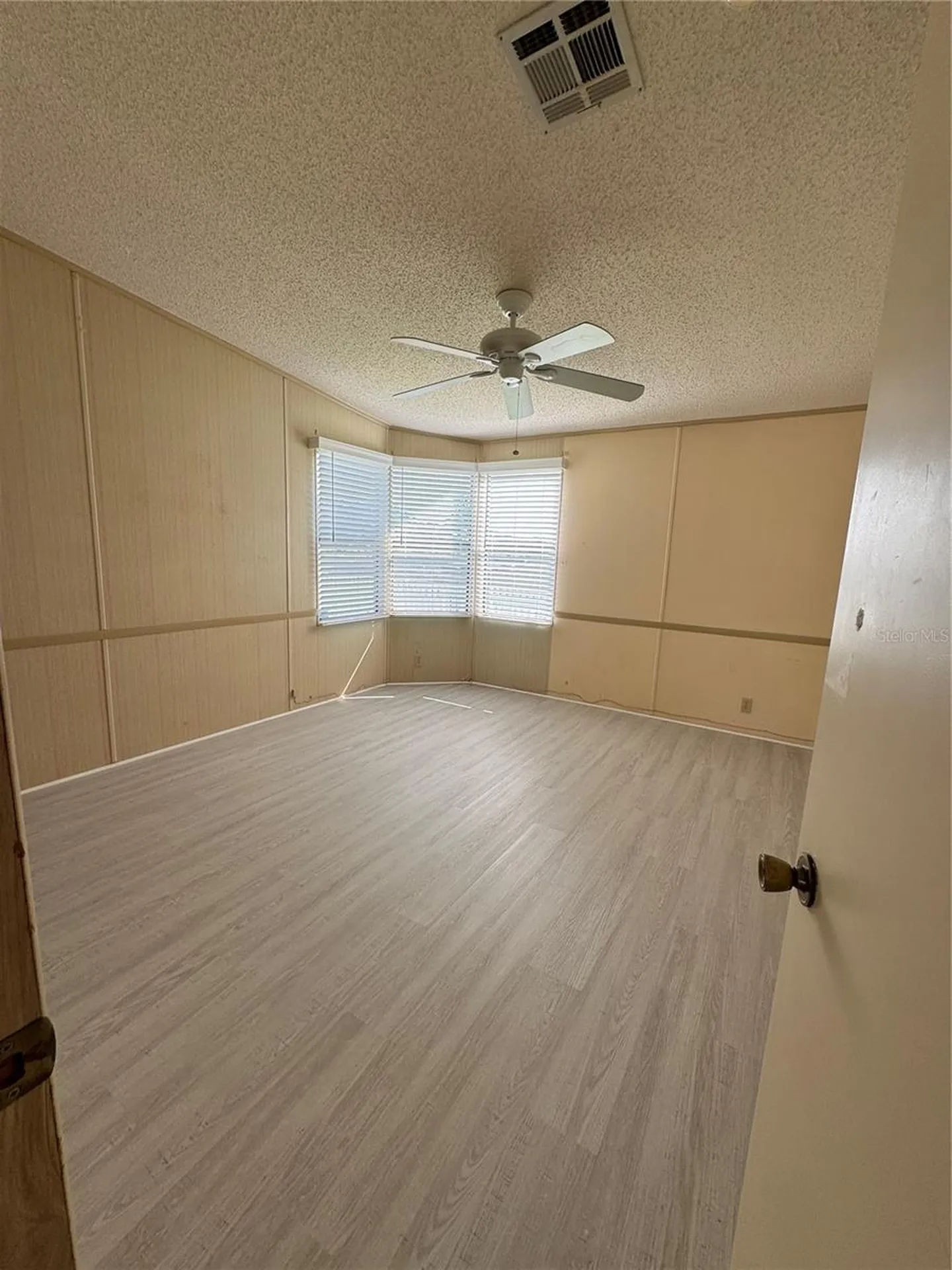 25100 Pine Hill Leesburg FL 34748