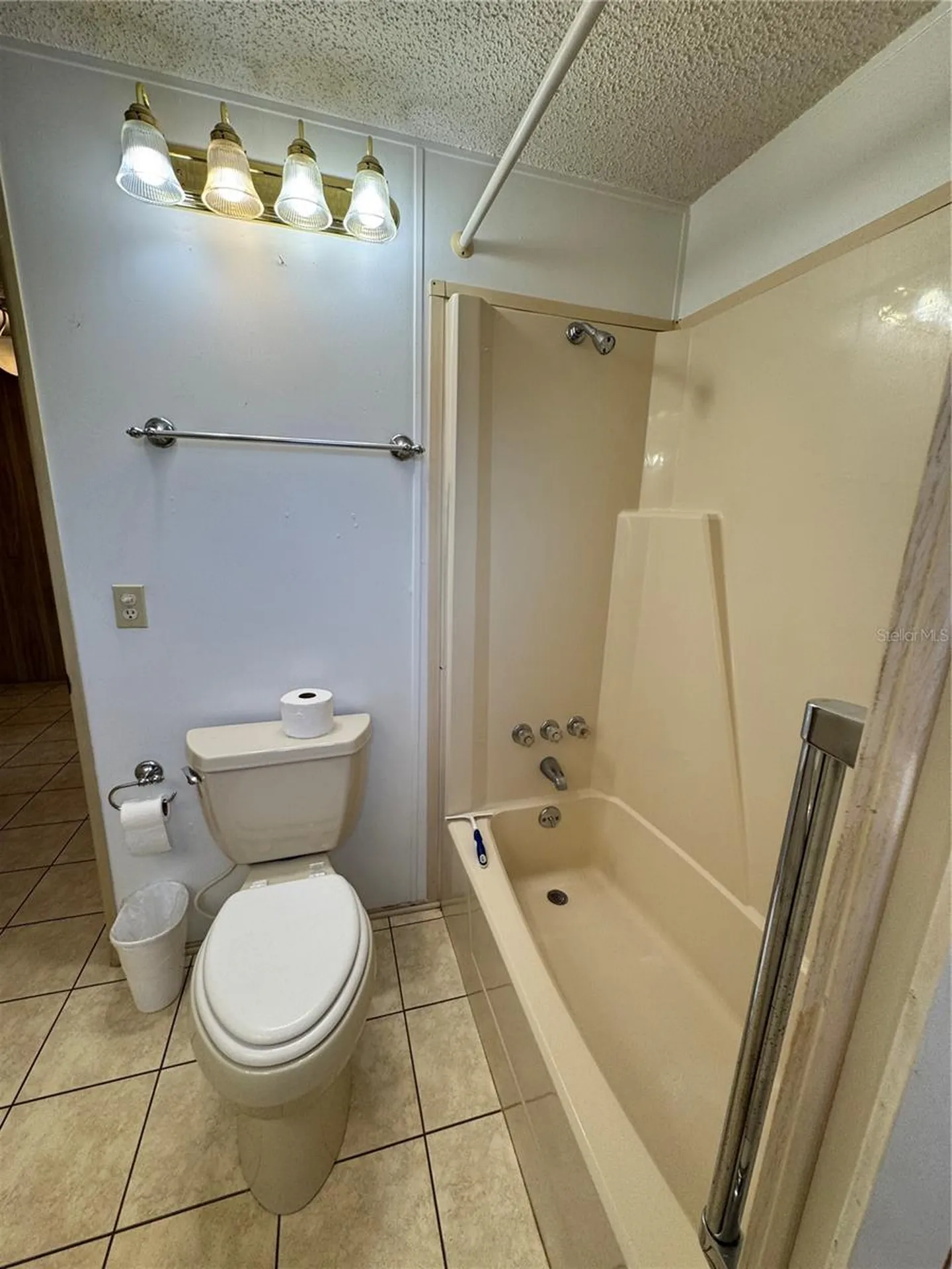 25100 Pine Hill Leesburg FL 34748
