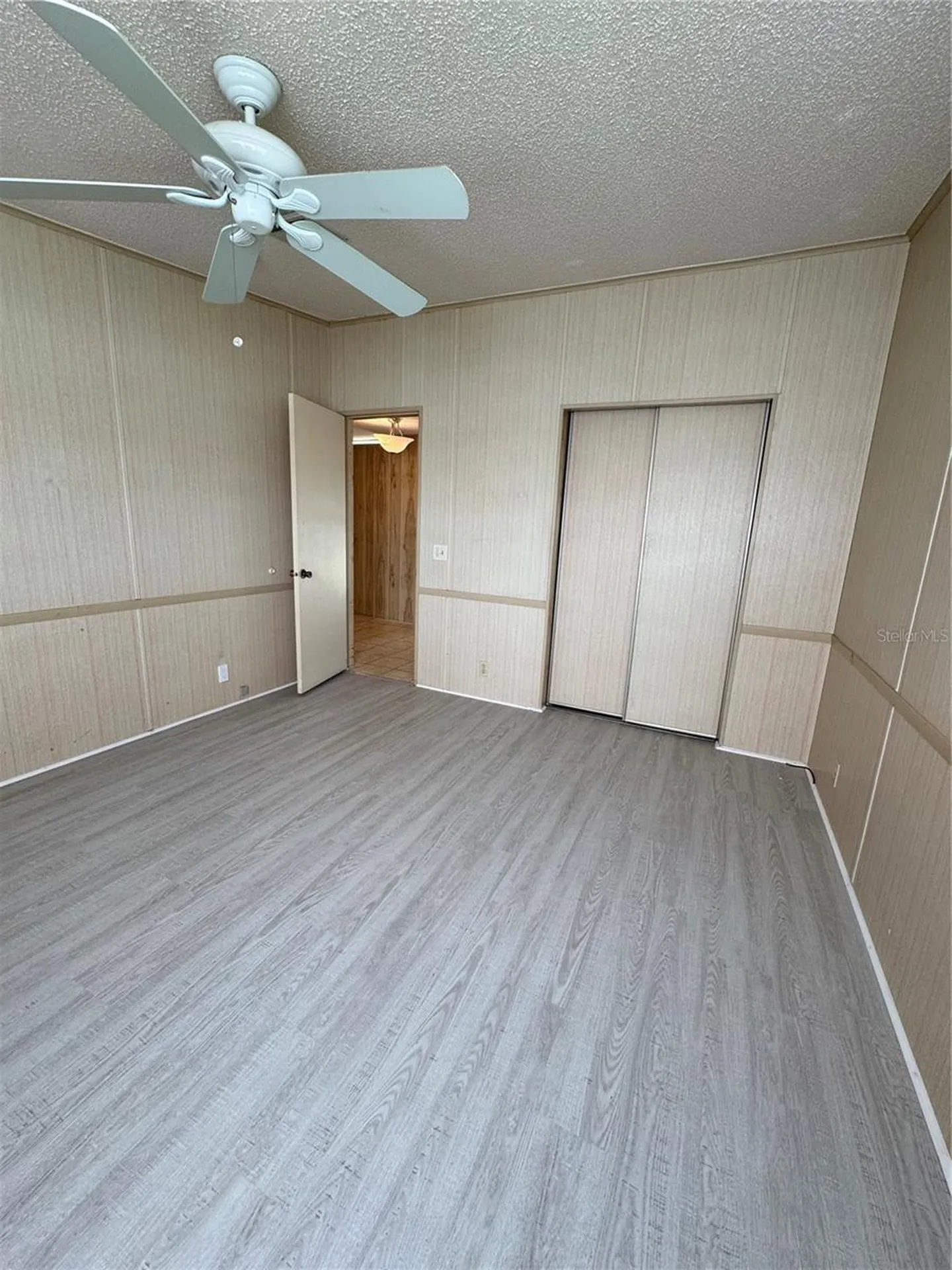 25100 Pine Hill Leesburg FL 34748