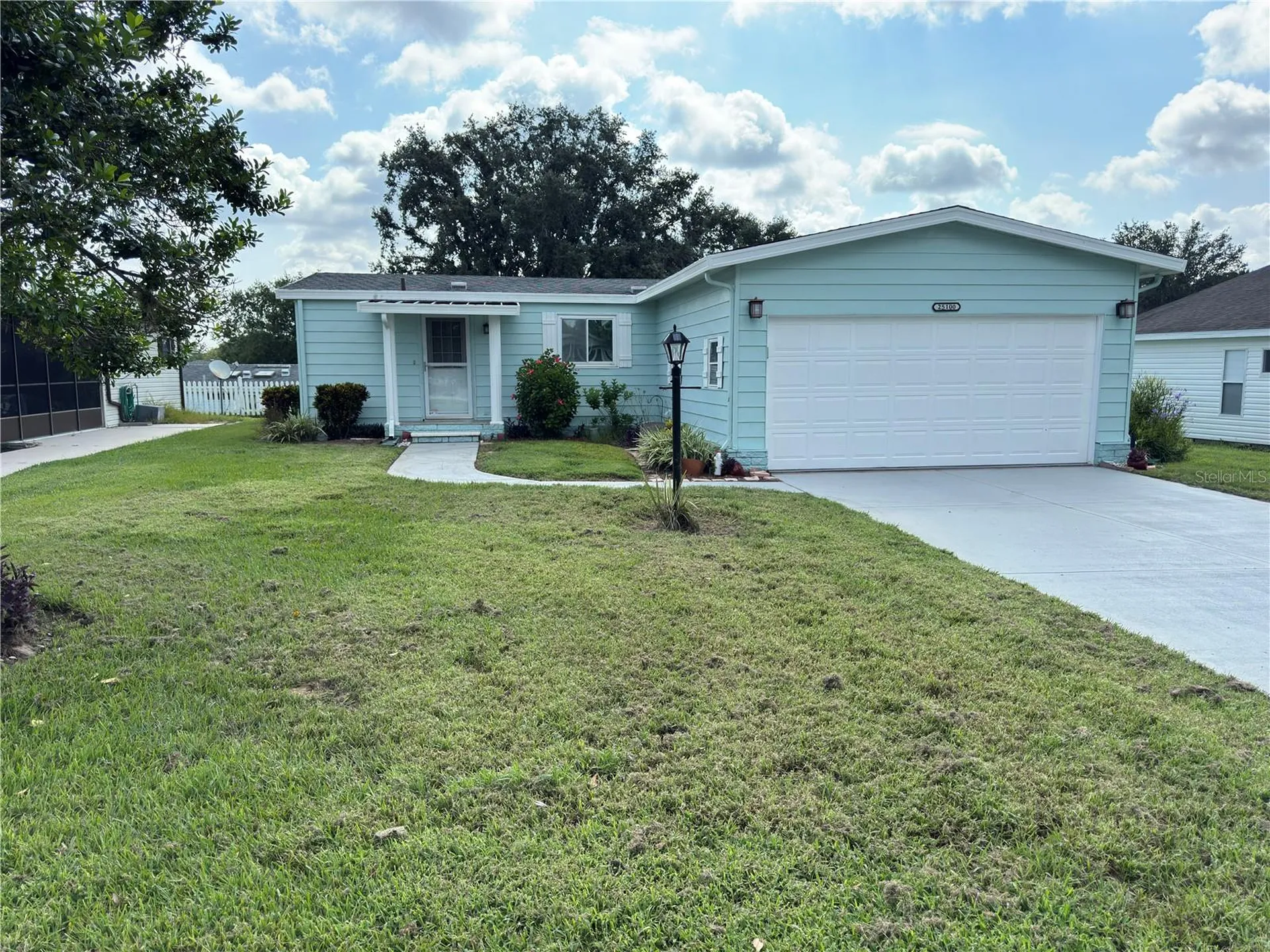 25100 Pine Hill Leesburg FL 34748